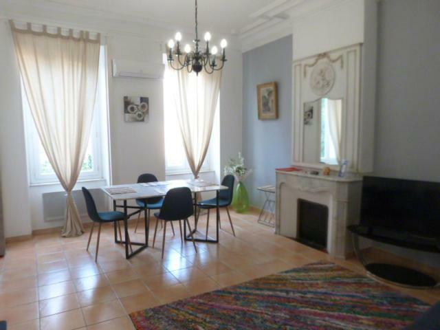 A L'Ombre De La Cathedrale Apartment Narbonne Luaran gambar